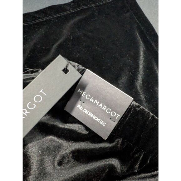 NWT Meg & Margot Black Velvet Pull on Straight Leg Pants Women’s Size Large - Picture 3 of 7